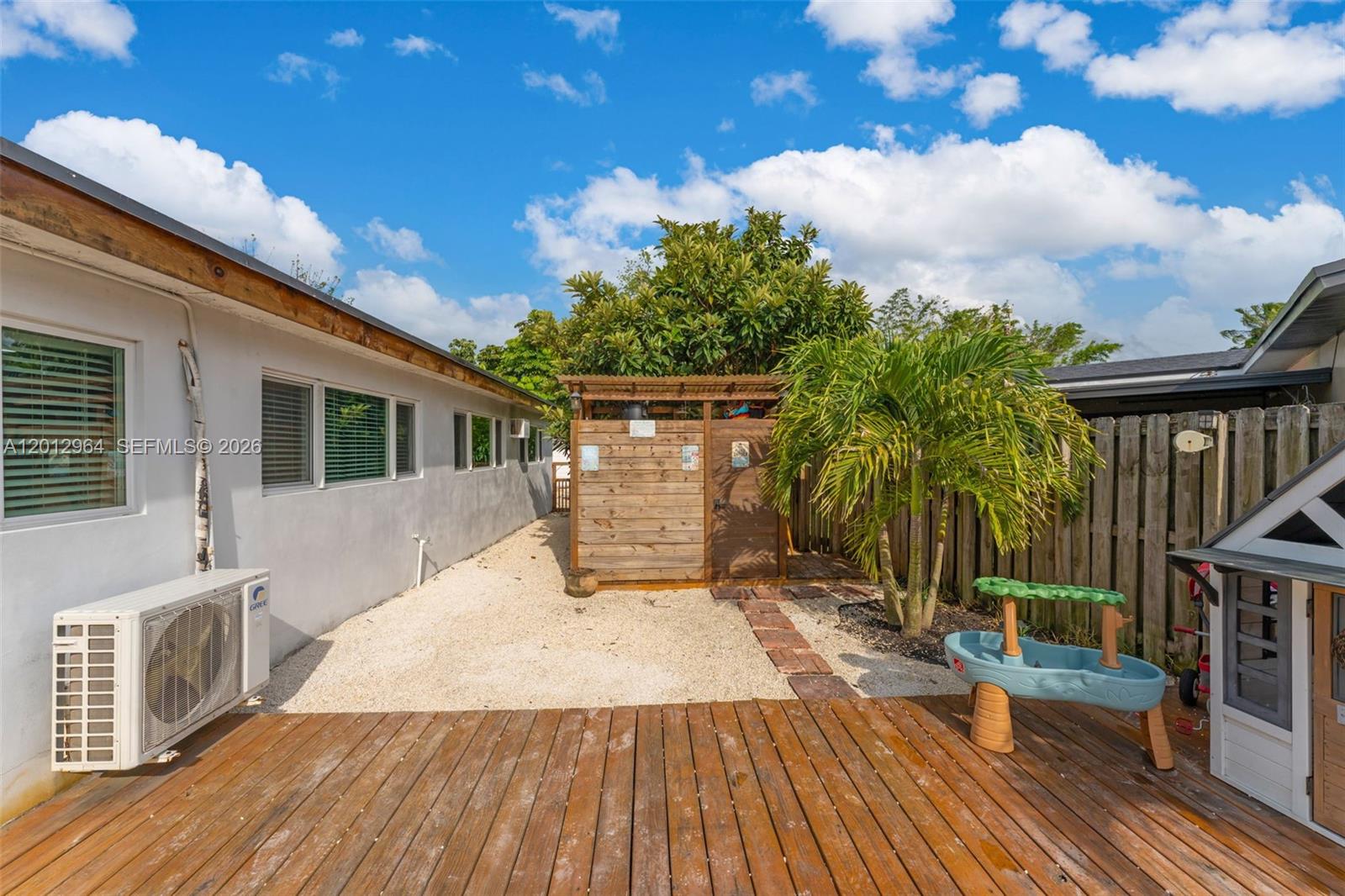 UNIVERSAL ESTATES SOUTH A - Residential