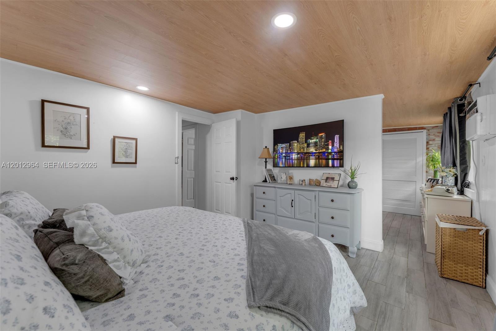 UNIVERSAL ESTATES SOUTH A - Residential