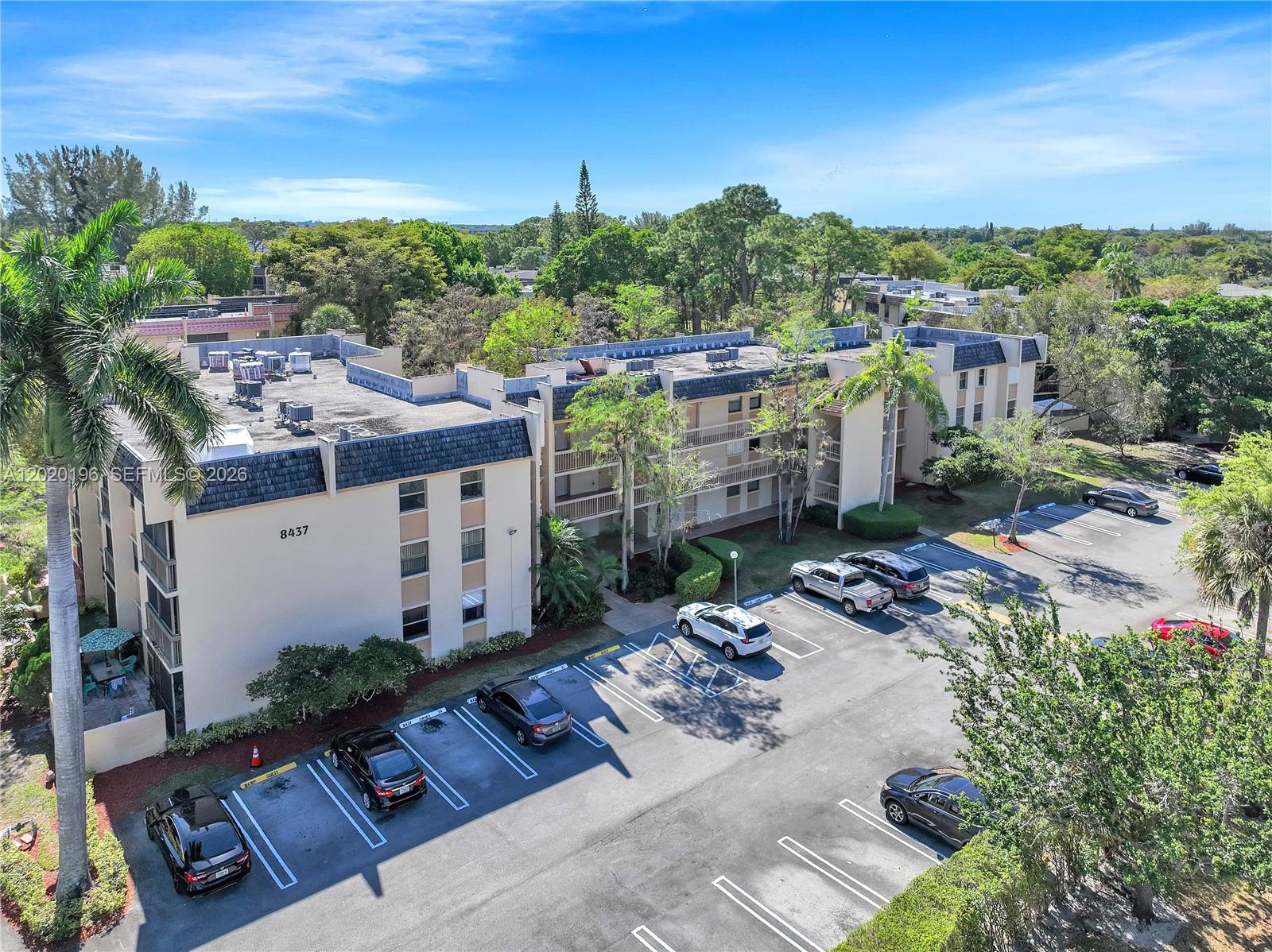 GREENGLADES CONDO III - Residential