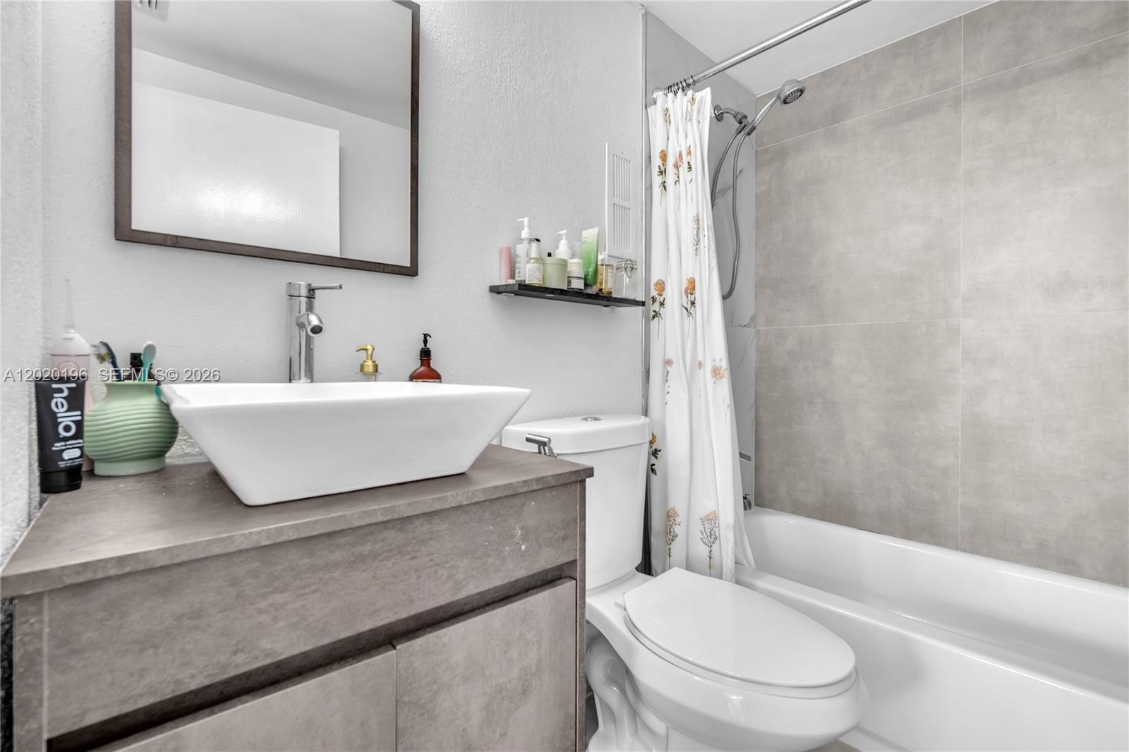GREENGLADES CONDO III - Residential