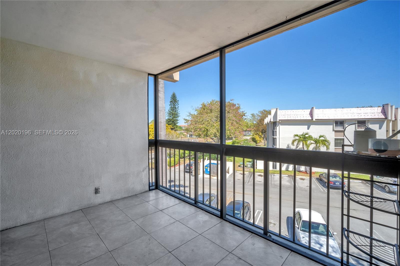GREENGLADES CONDO III - Residential