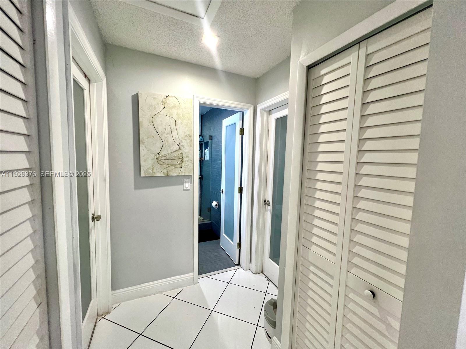 VALENCIA ESTS TOWNHOUSE C - Residential Lease