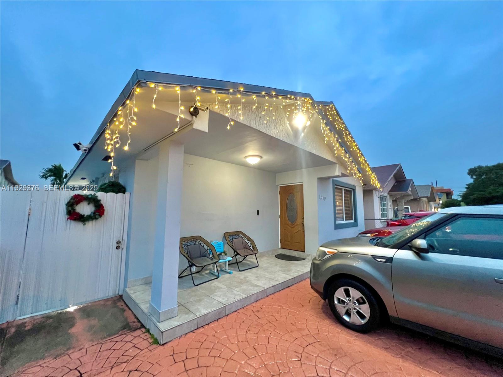 VALENCIA ESTS TOWNHOUSE C - Residential Lease