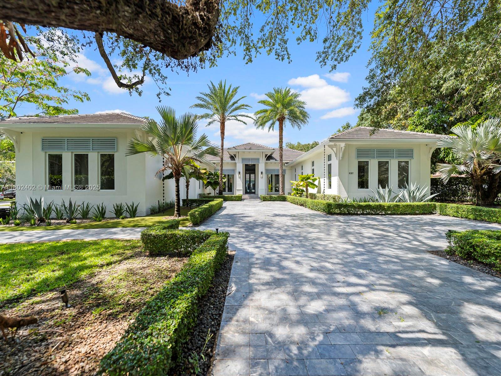 8287 Sw 112th St, Miami, Broward County, Florida - 5 Bedrooms  
7 Bathrooms - 