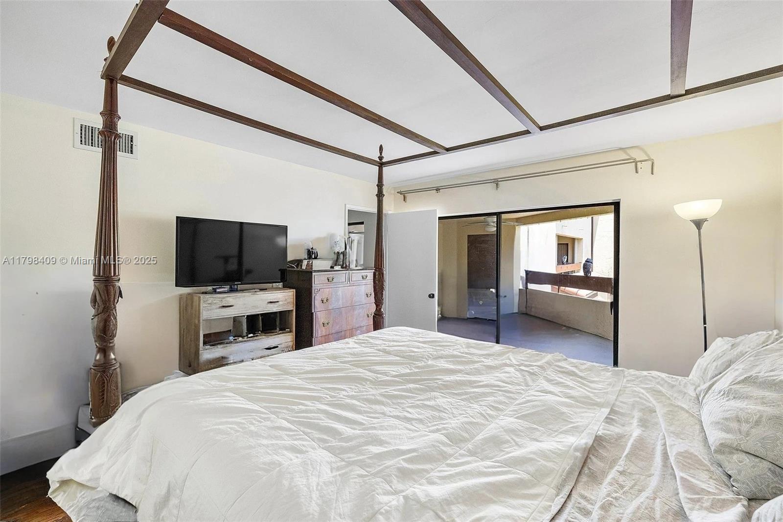 KENLAND BEND NORTH CONDO - Residential