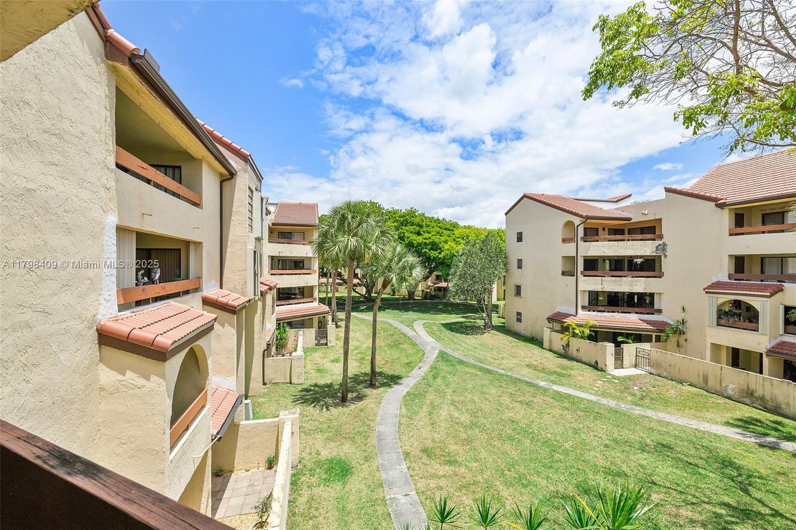 KENLAND BEND NORTH CONDO - Residential