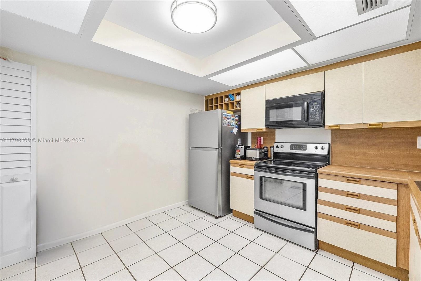 KENLAND BEND NORTH CONDO - Residential