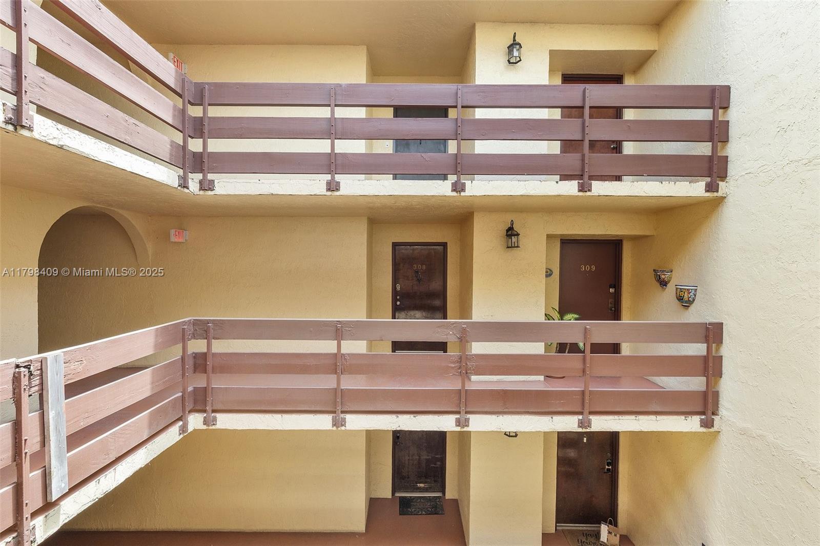 KENLAND BEND NORTH CONDO - Residential