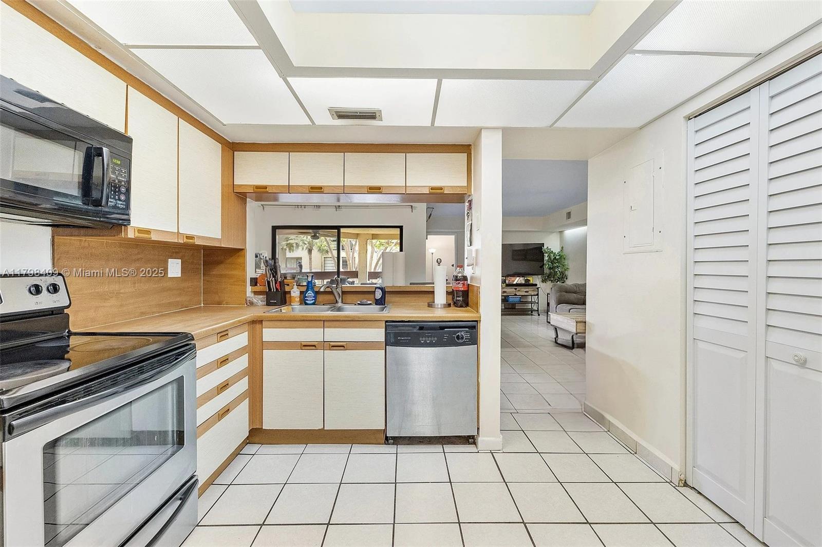 KENLAND BEND NORTH CONDO - Residential