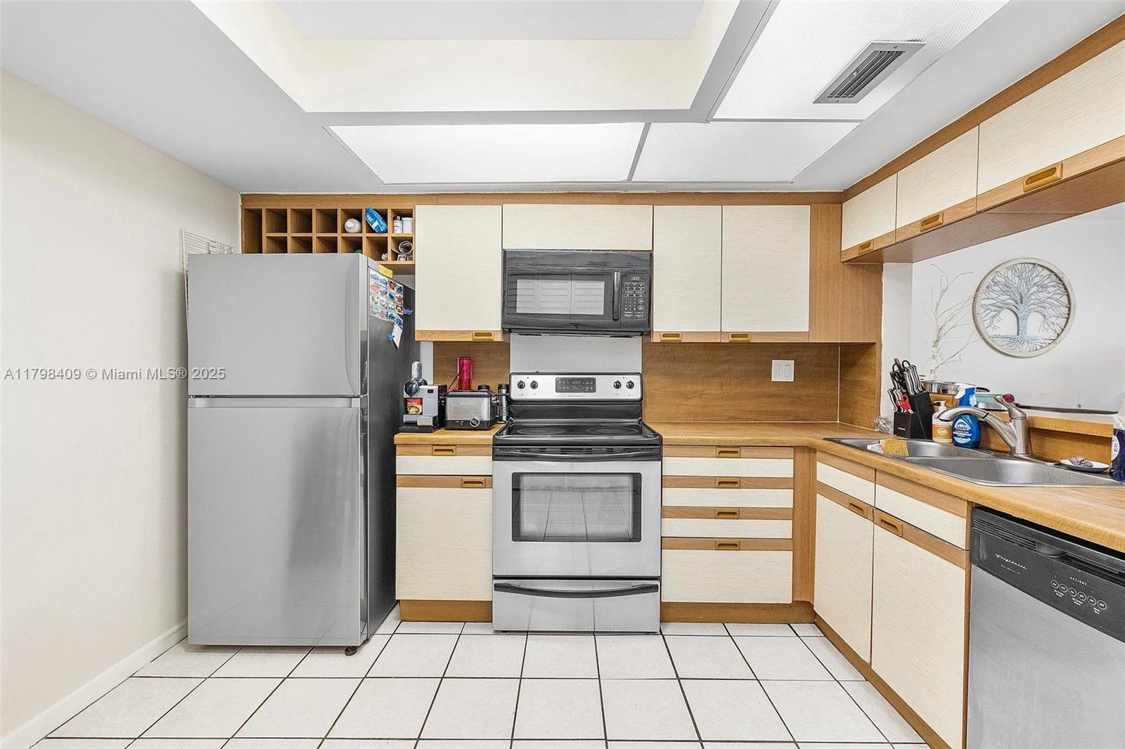 KENLAND BEND NORTH CONDO - Residential