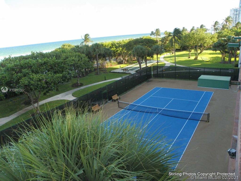 SUMMIT CONDO - Residential