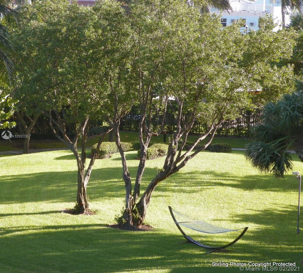 SUMMIT CONDO - Residential