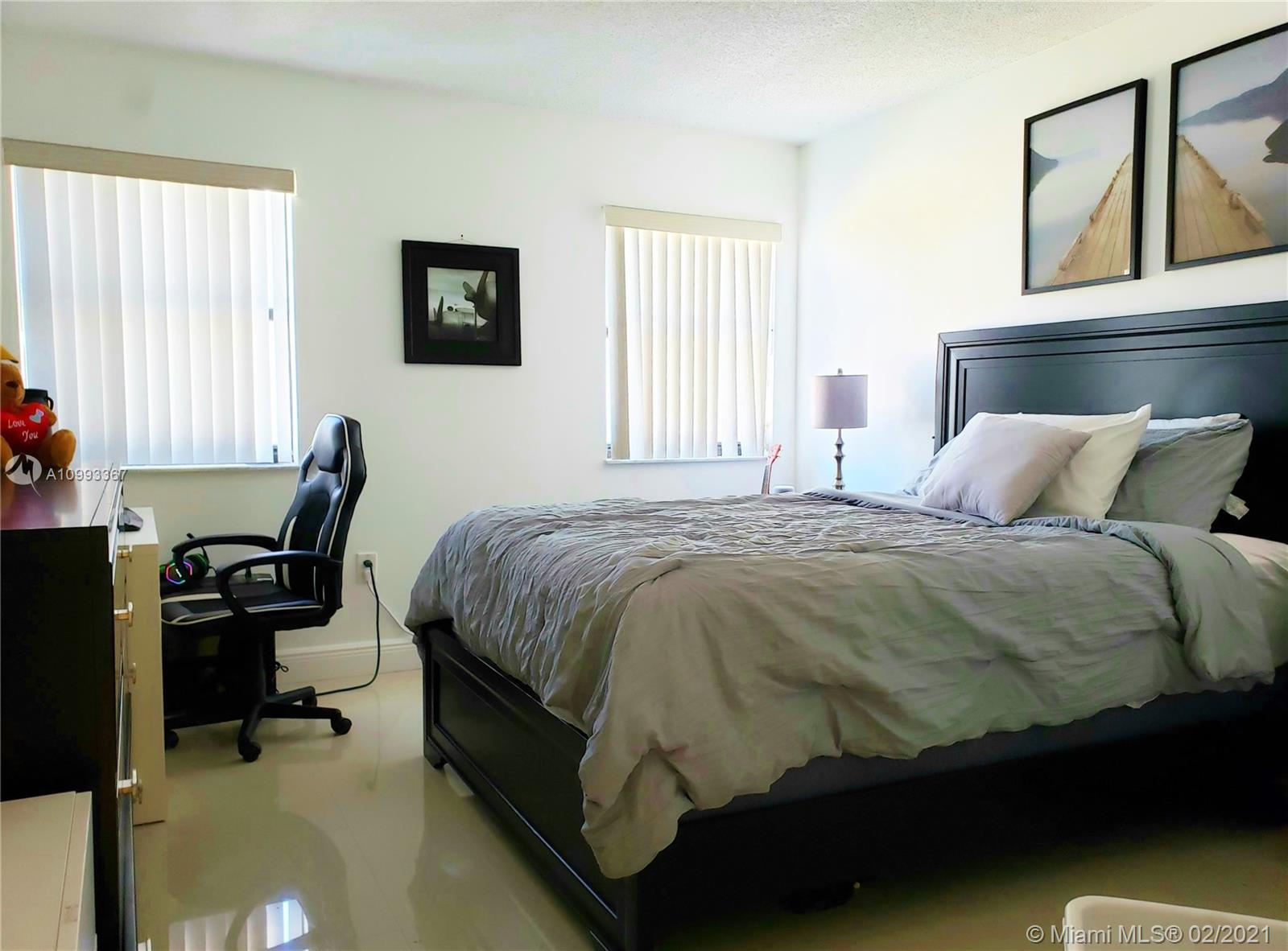 SUMMIT CONDO - Residential