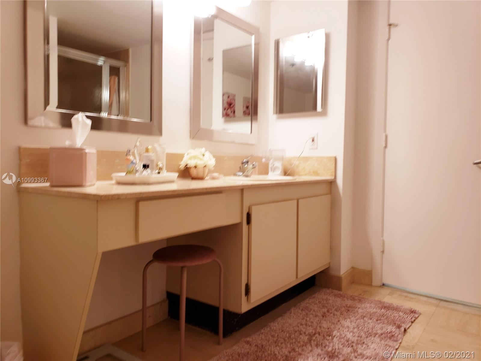 SUMMIT CONDO - Residential