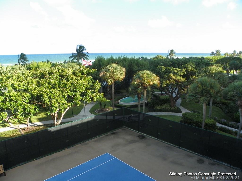 SUMMIT CONDO - Residential