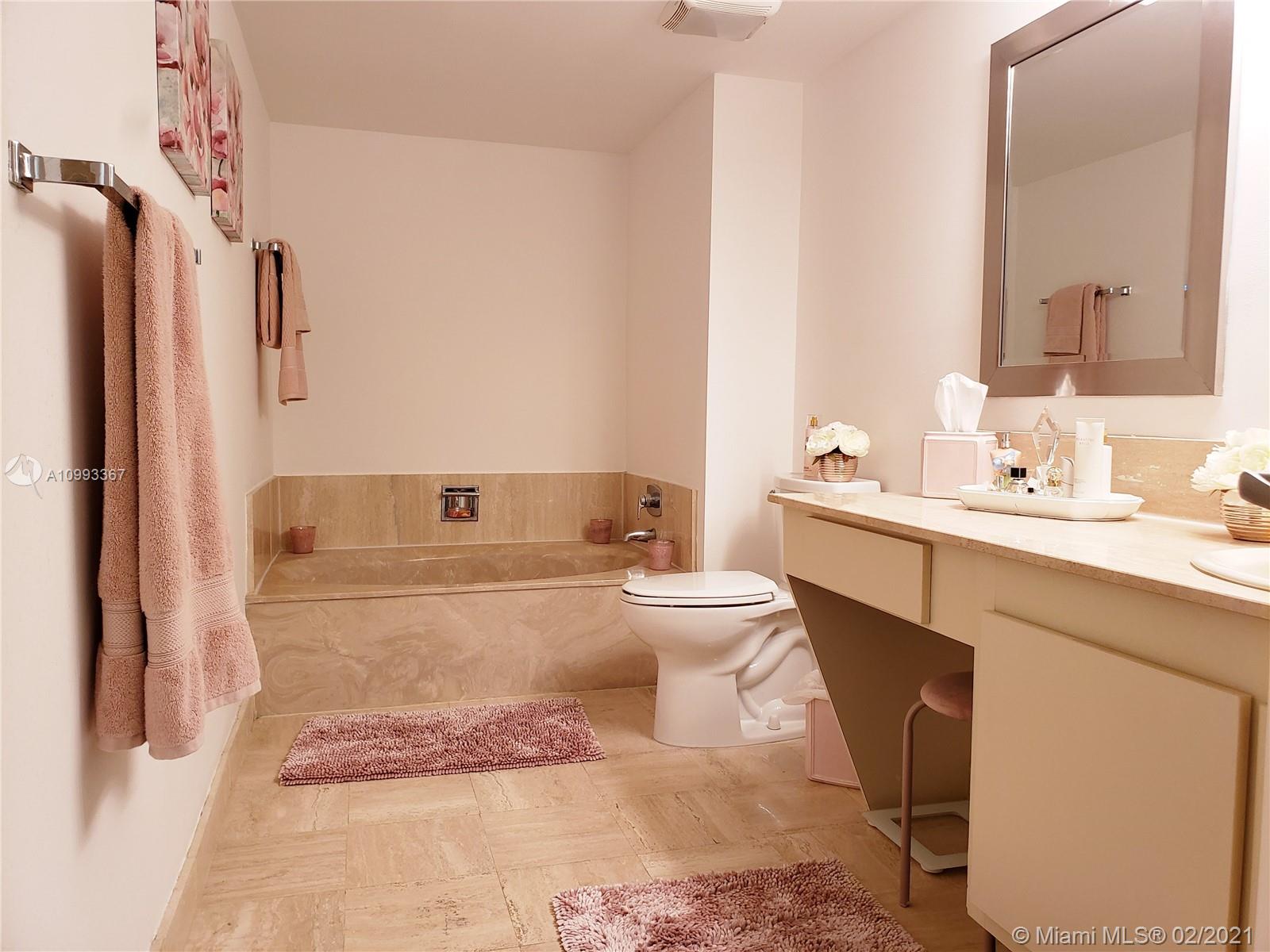 SUMMIT CONDO - Residential