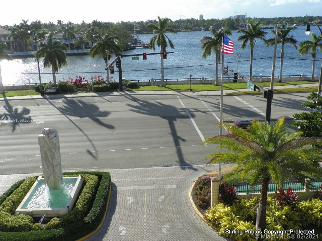 SUMMIT CONDO - Residential