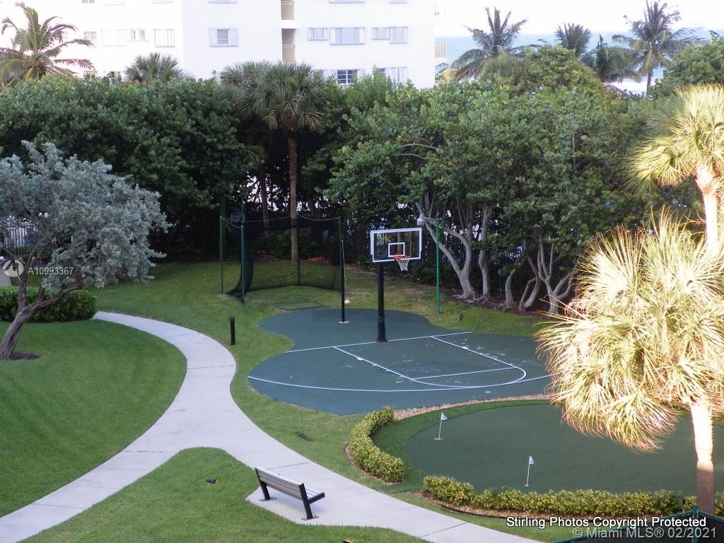 SUMMIT CONDO - Residential