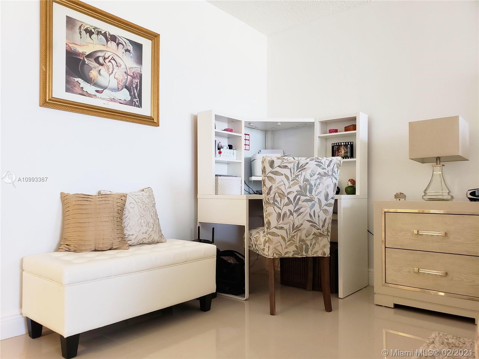 SUMMIT CONDO - Residential