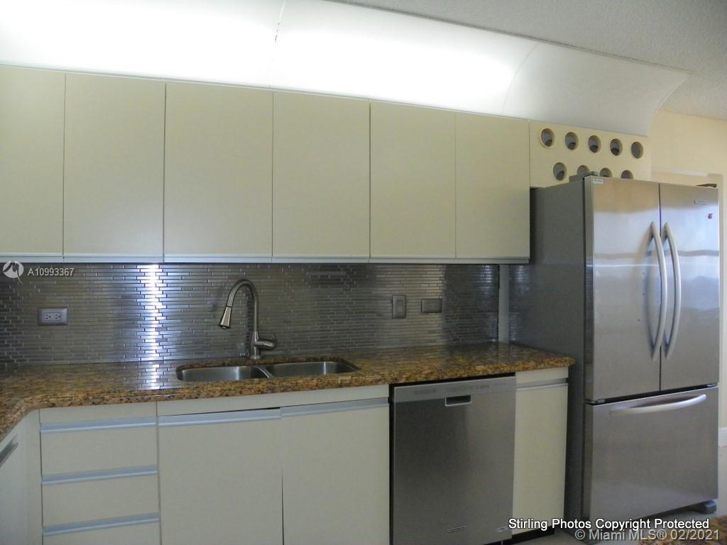 SUMMIT CONDO - Residential