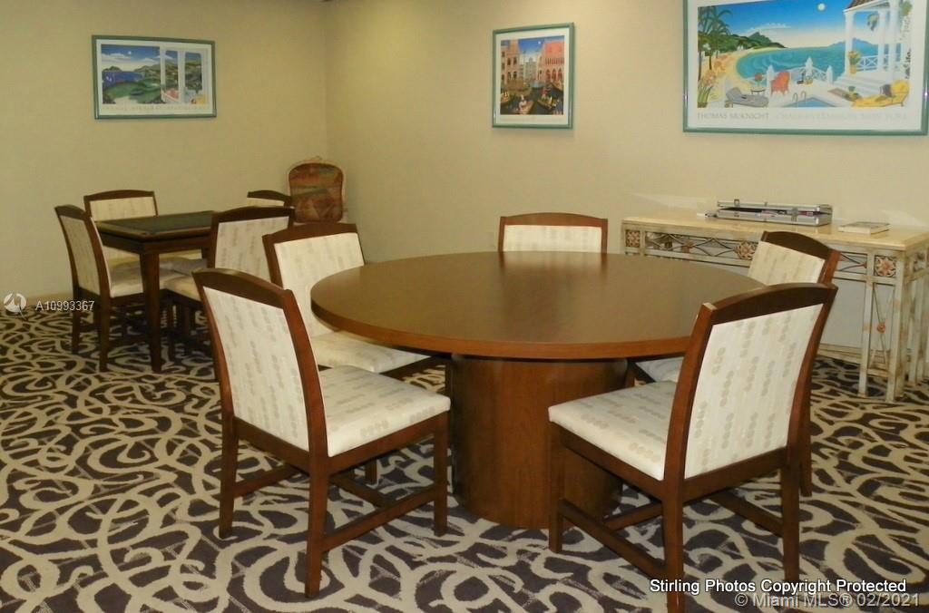 SUMMIT CONDO - Residential