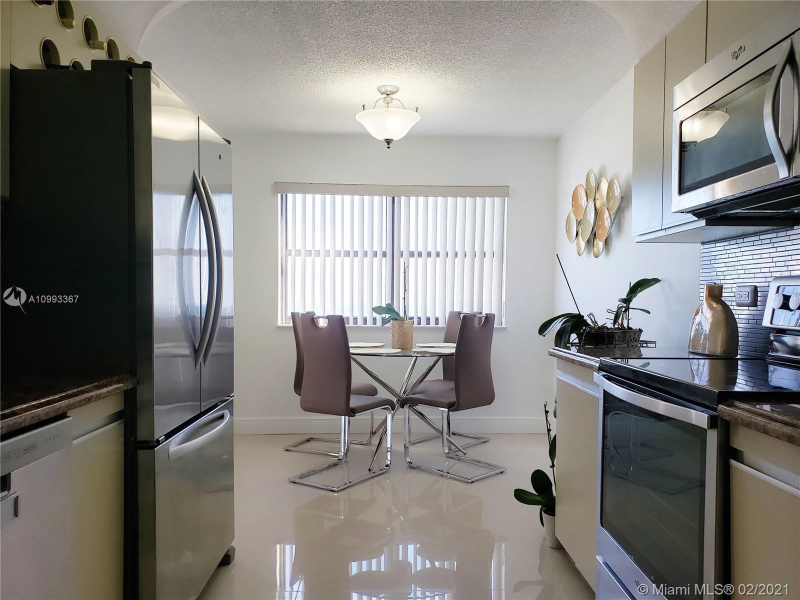 SUMMIT CONDO - Residential