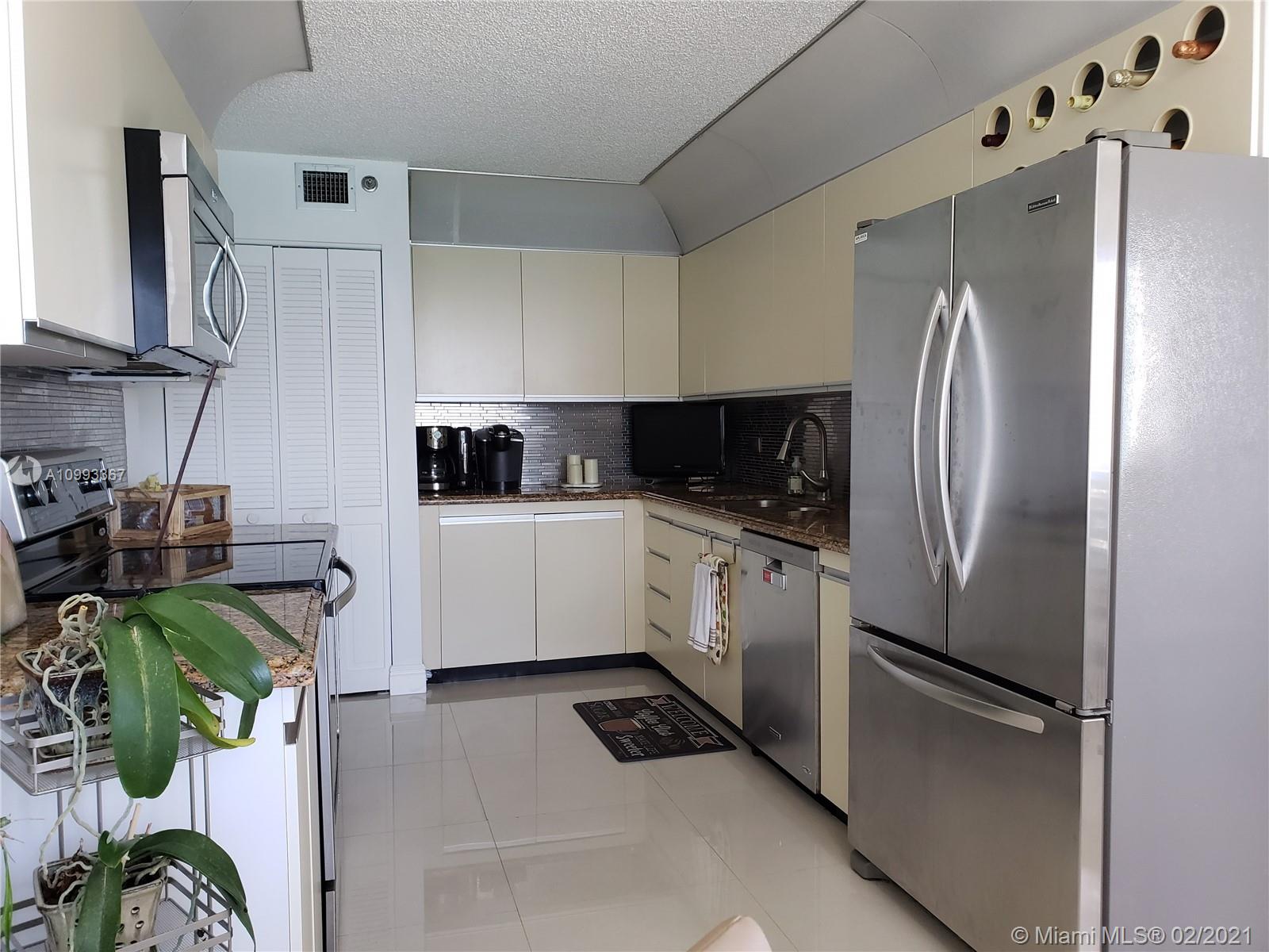 SUMMIT CONDO - Residential