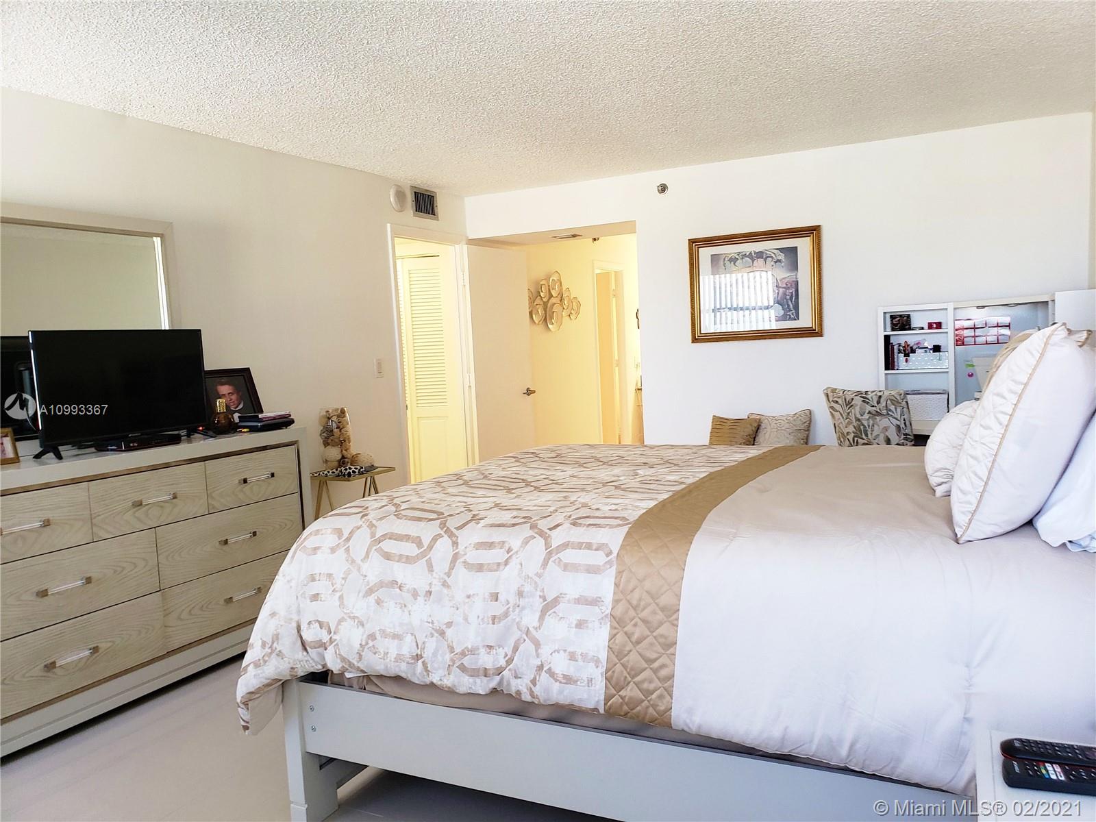 SUMMIT CONDO - Residential