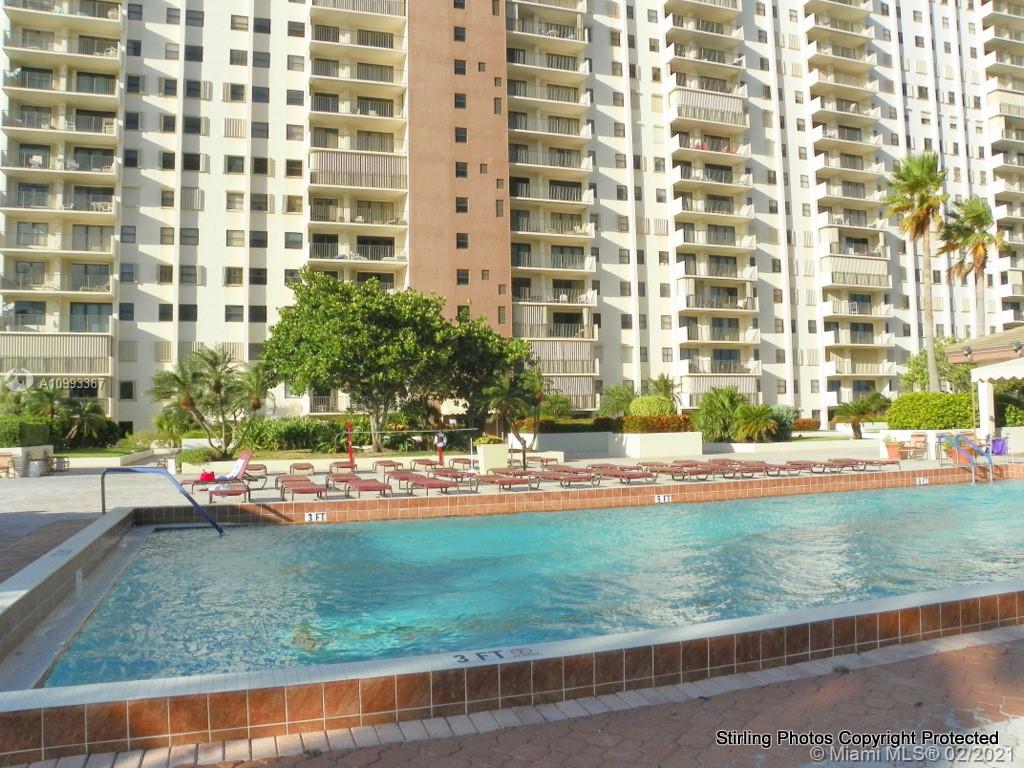 SUMMIT CONDO - Residential