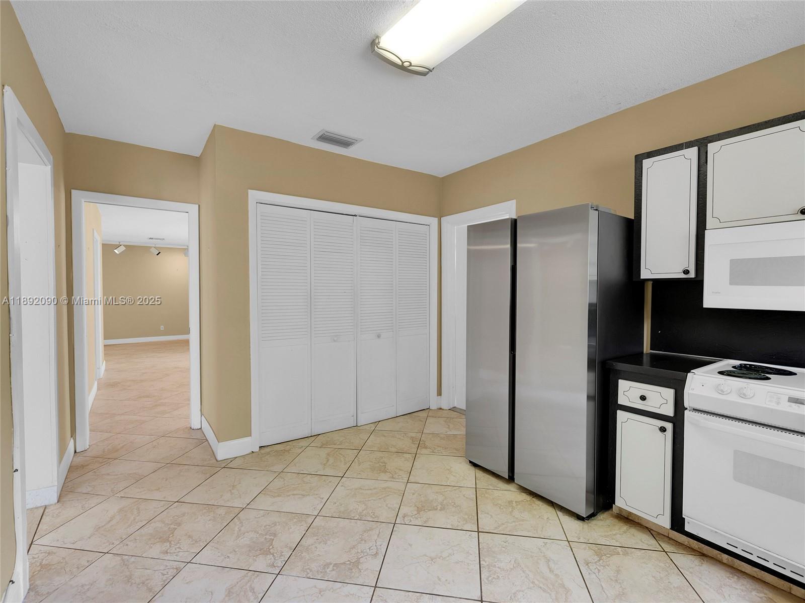 OCEANSIDE SEC ISLE OF NOR - Residential Lease