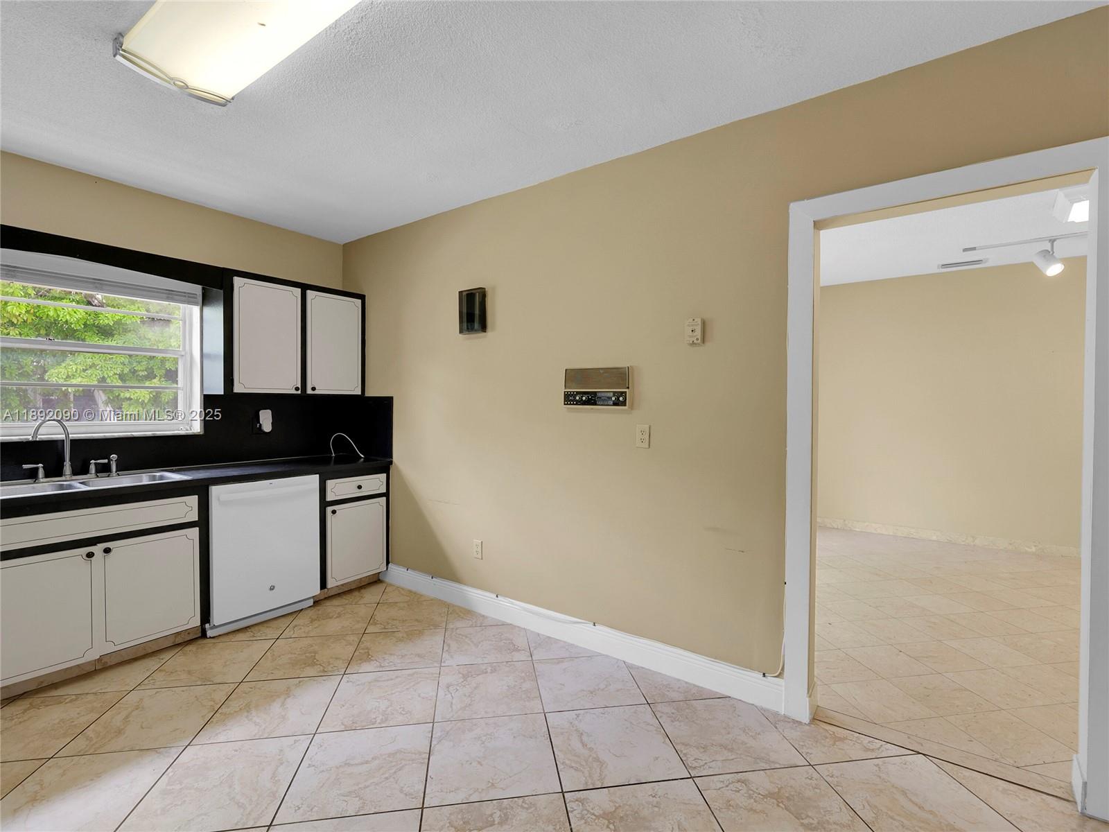 OCEANSIDE SEC ISLE OF NOR - Residential Lease