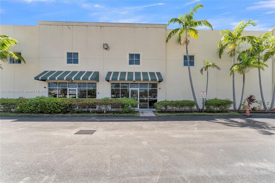 One of kind Office/Warehouse space (3,296sqft) at Pompano Industrial Park Condo ! 1 bay/concrete wall partitions, fenced gated complex & Zoned B-4 ( intensive business). 1 Roll up door back load (12'W x 12'H). Direct access to Florida Turnpike . Twin "T" roof with 21ft ceilings, lots of natural light . Schedule a viewing today