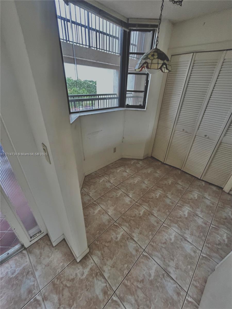 GLENS CONDO - Residential
