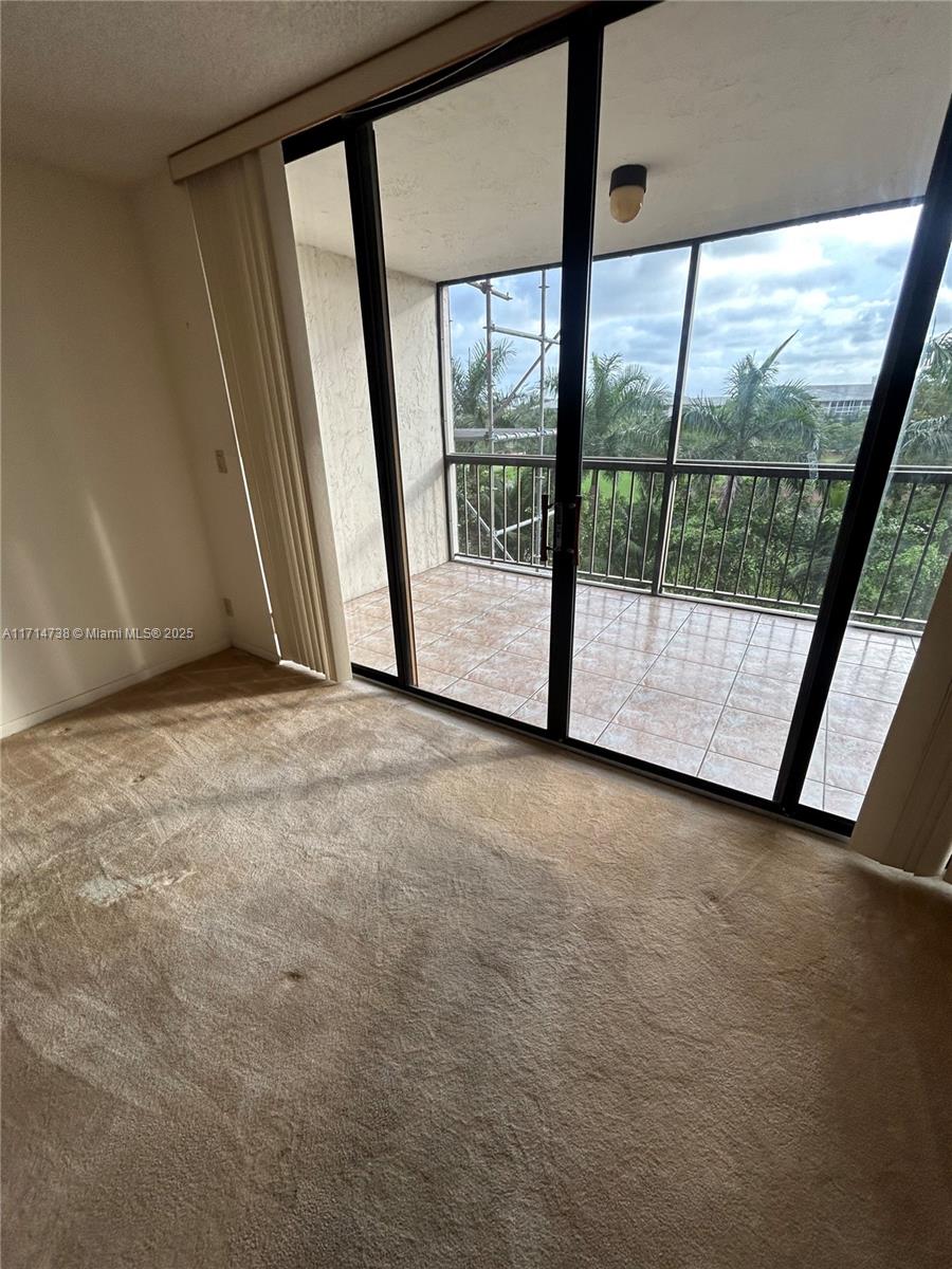 GLENS CONDO - Residential