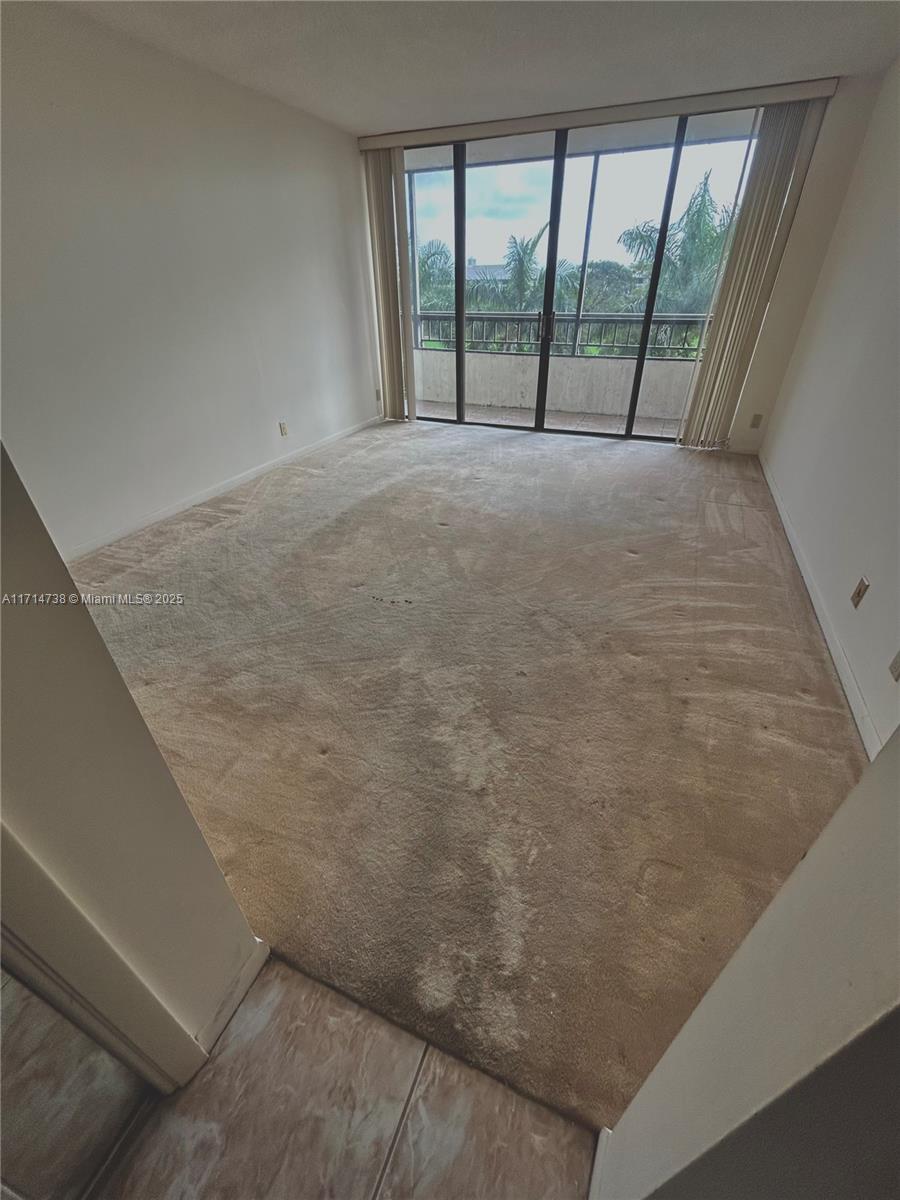 GLENS CONDO - Residential