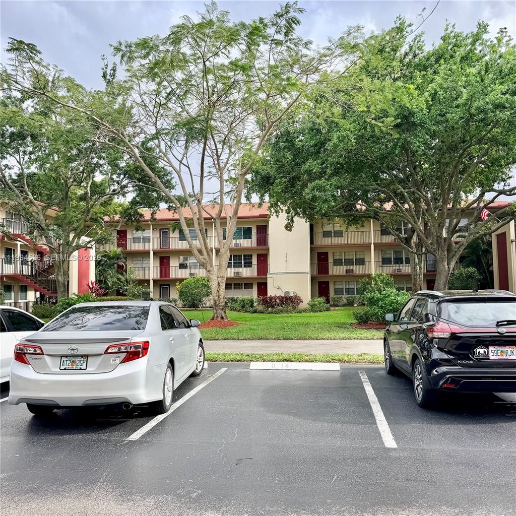 Photo of 13300 SW 1st St #104O, Pembroke Pines, FL 33027 (MLS # A11994536)