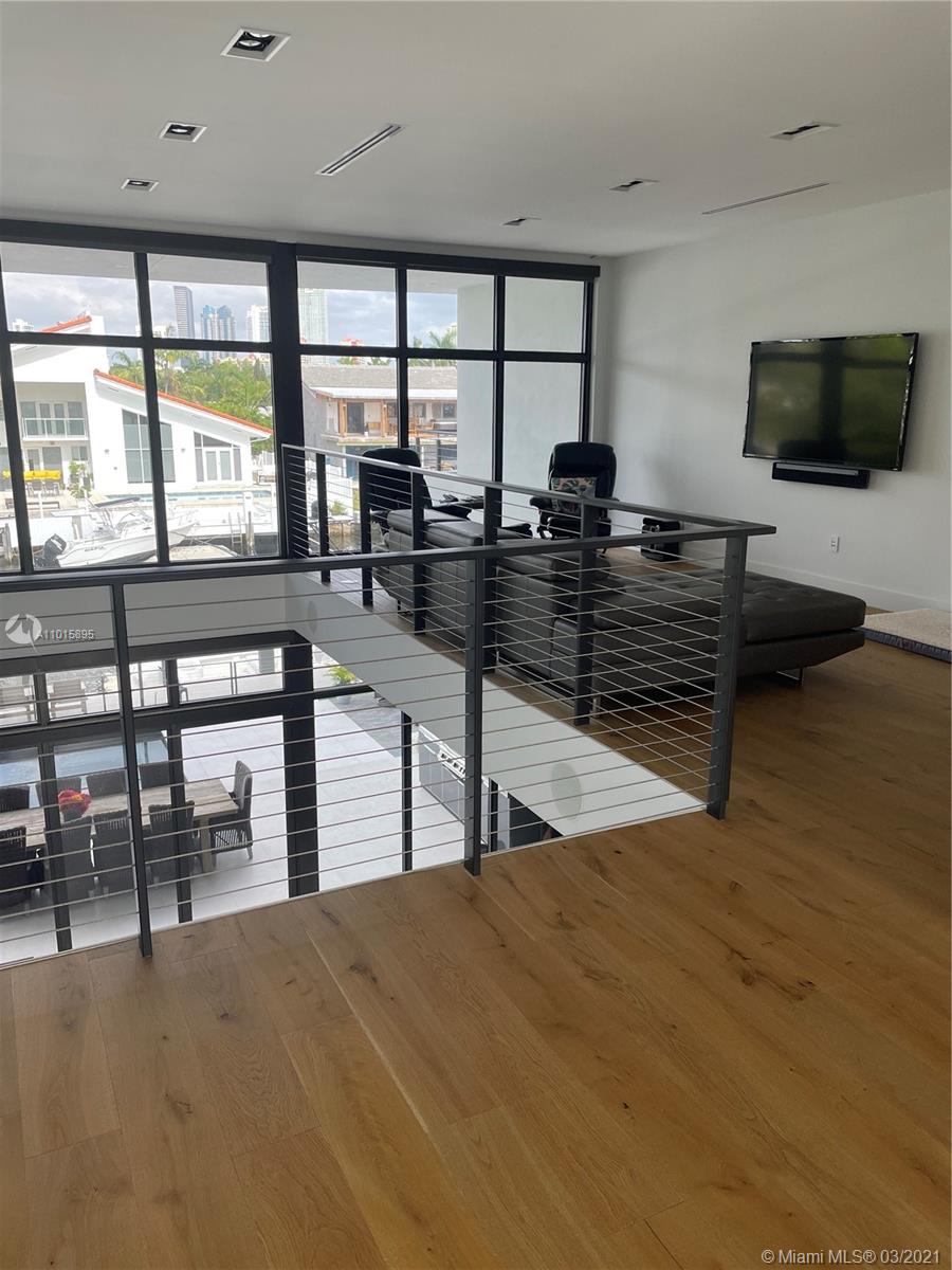 EASTERN SHORES - Residential