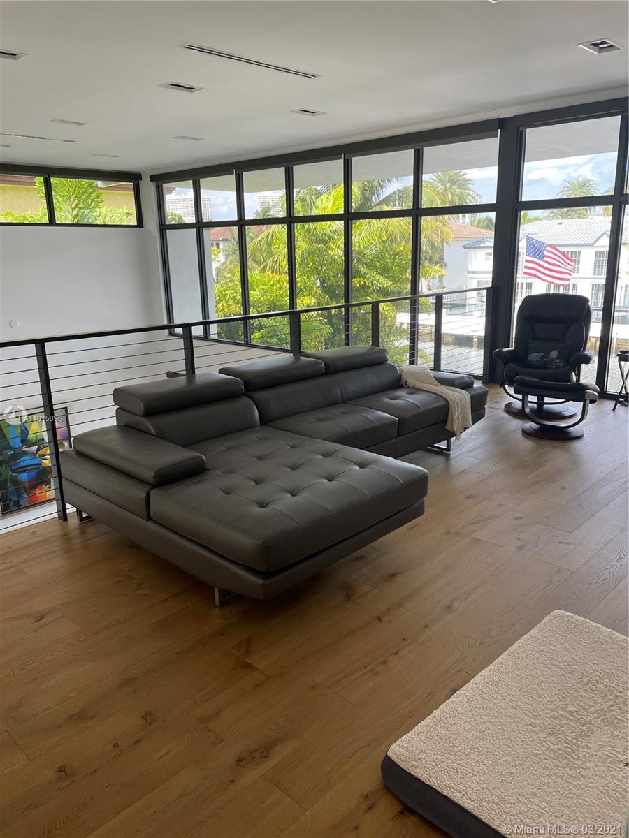 EASTERN SHORES - Residential