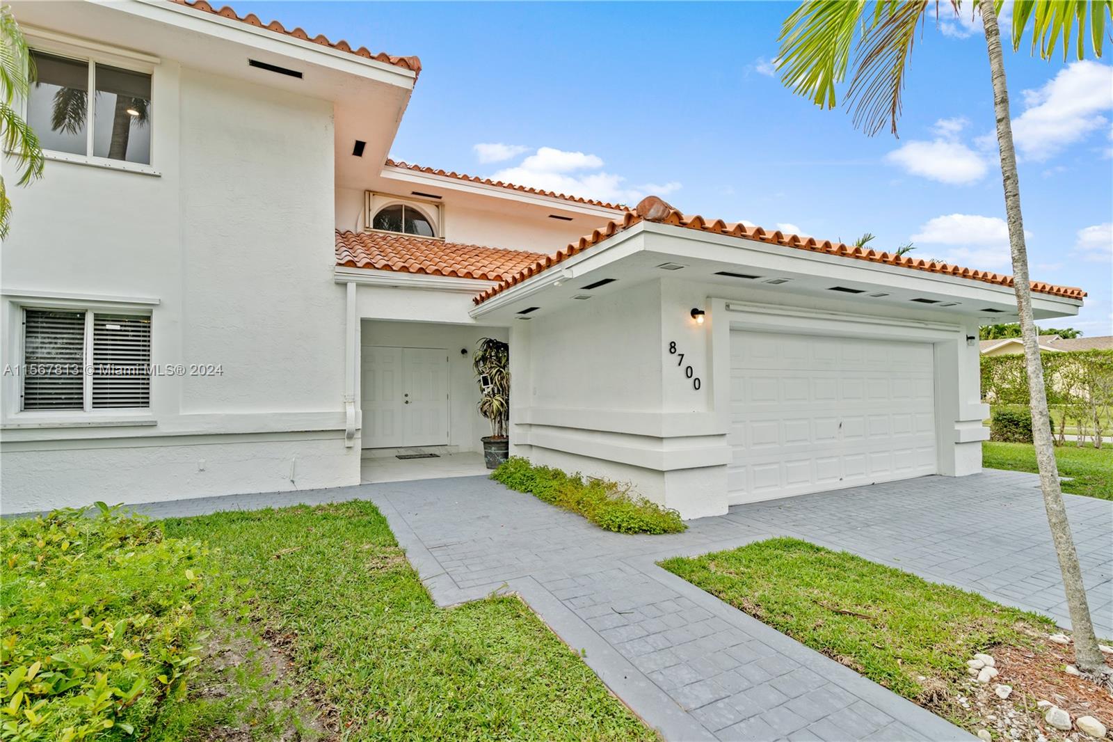 Property for Sale at 8700 Sw 193rd Ter, Cutler Bay, Miami-Dade County, Florida - Bedrooms: 5 
Bathrooms: 6  - $1,299,000