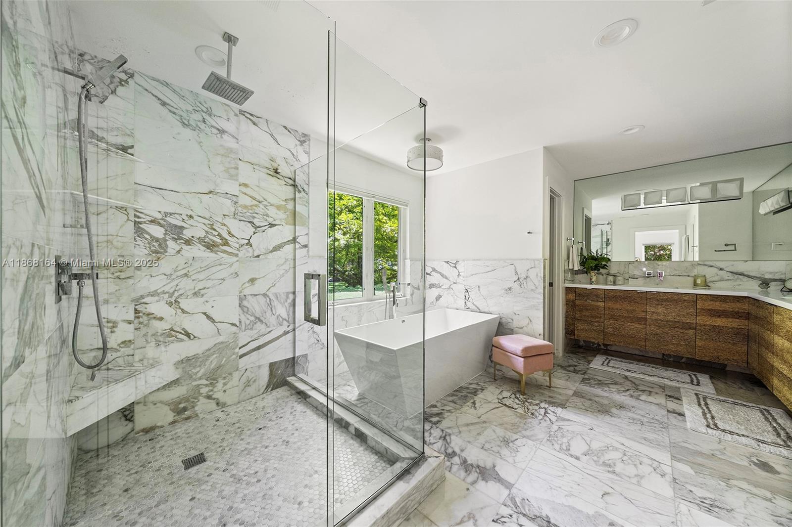 TRAVERSE MANOR - Residential