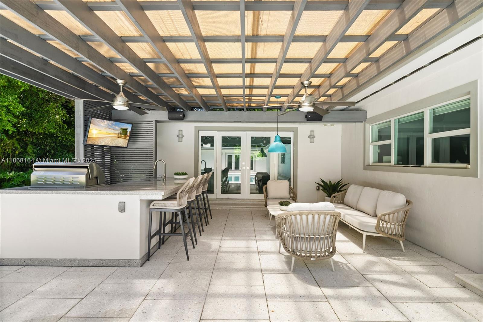 TRAVERSE MANOR - Residential