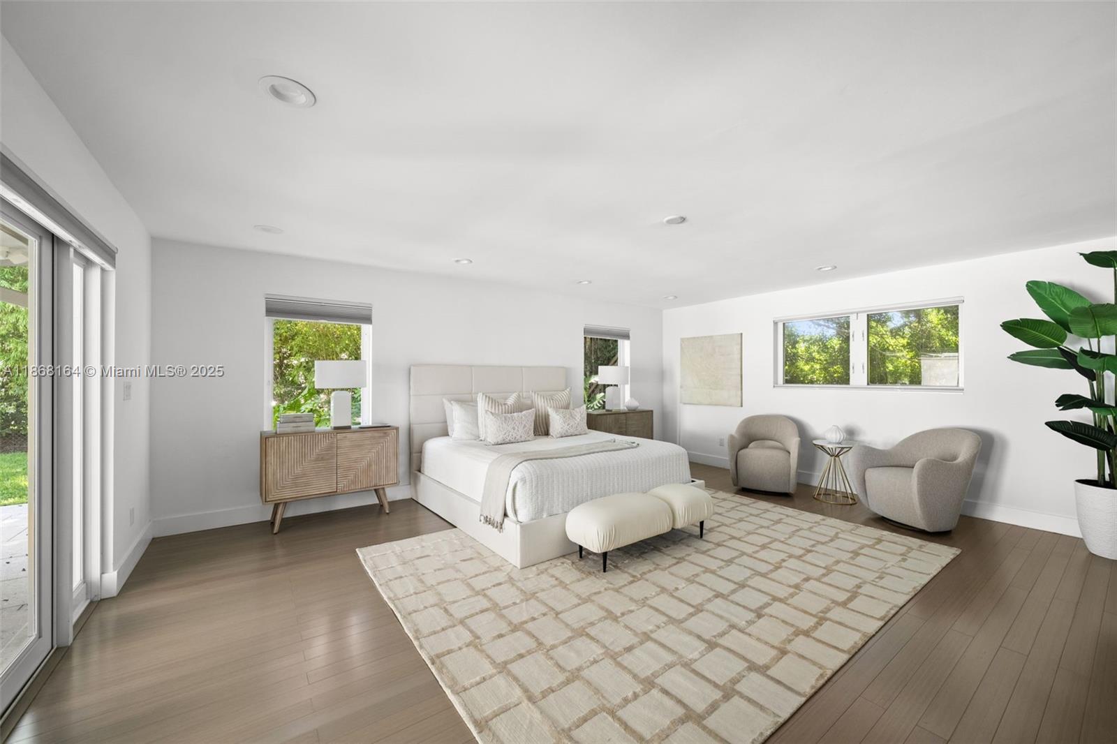 TRAVERSE MANOR - Residential