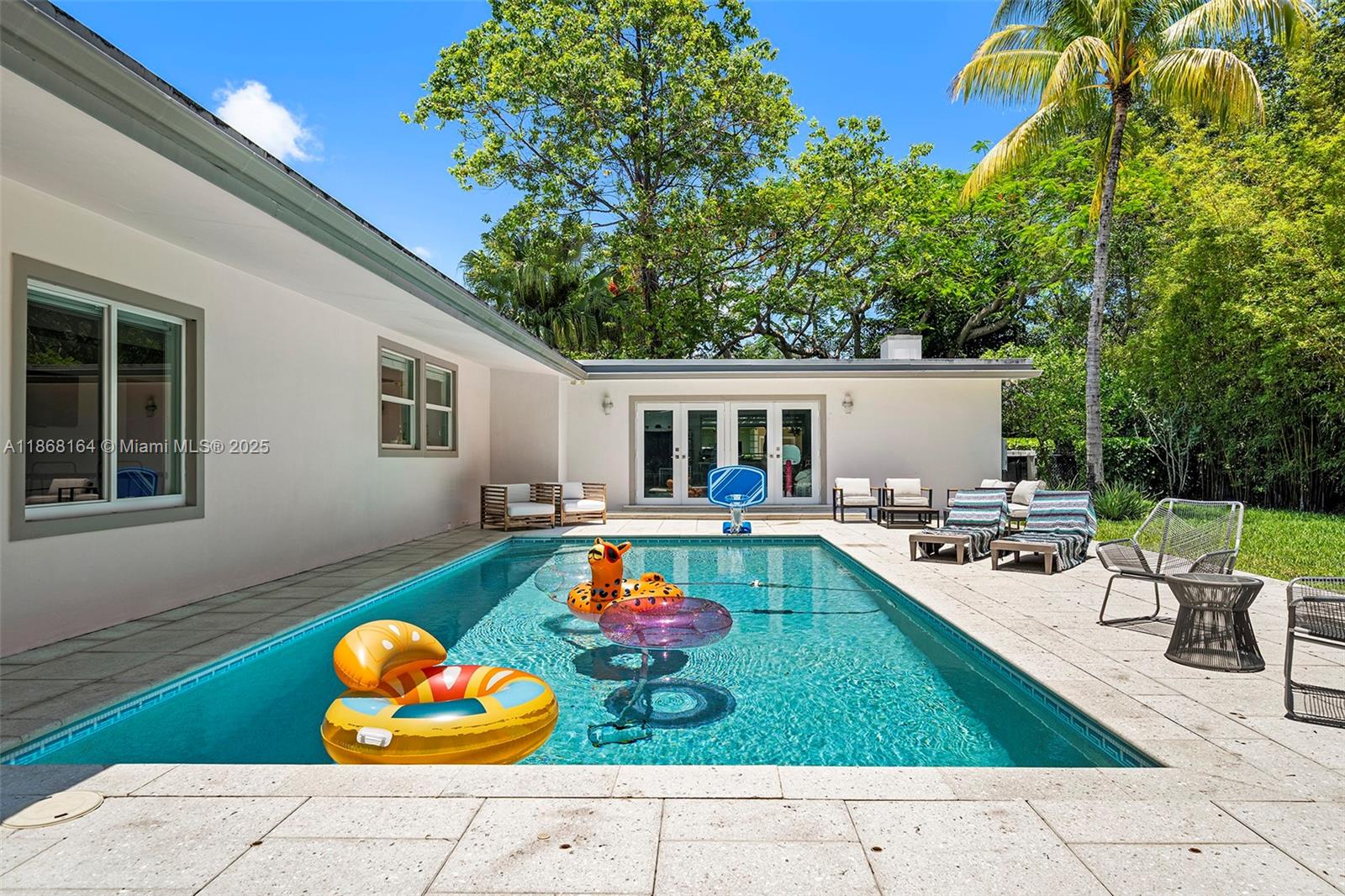 TRAVERSE MANOR - Residential