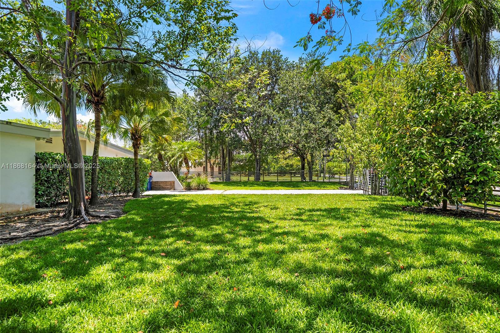 TRAVERSE MANOR - Residential