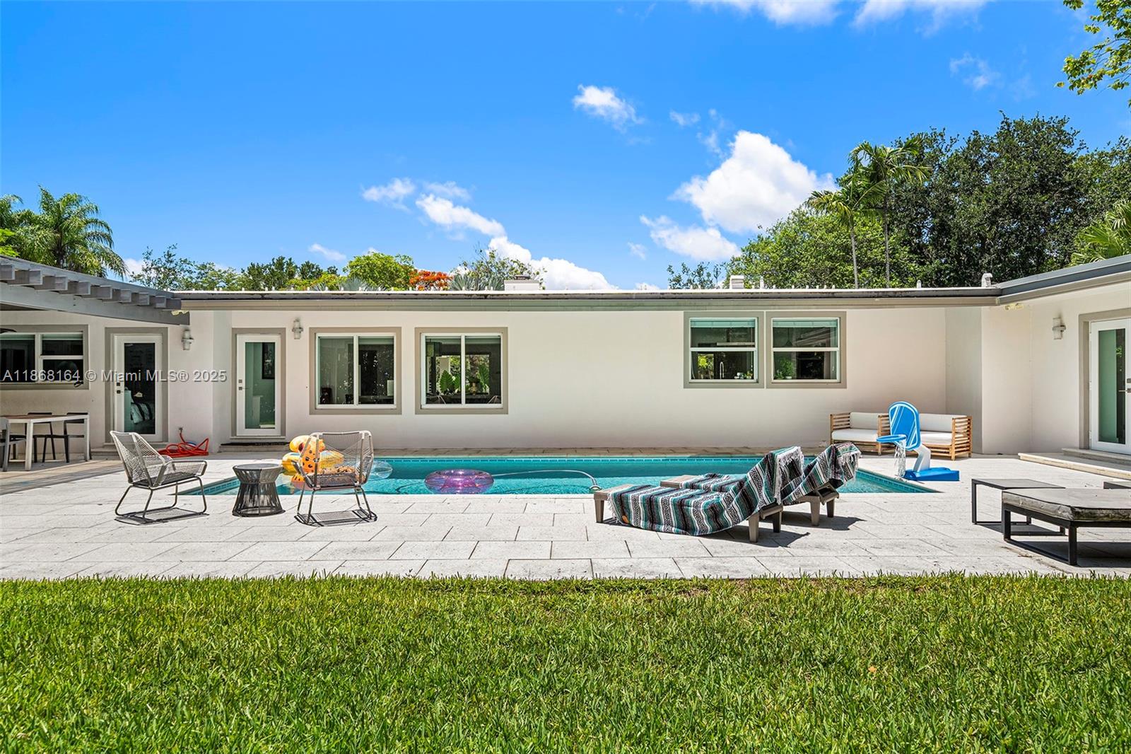 TRAVERSE MANOR - Residential