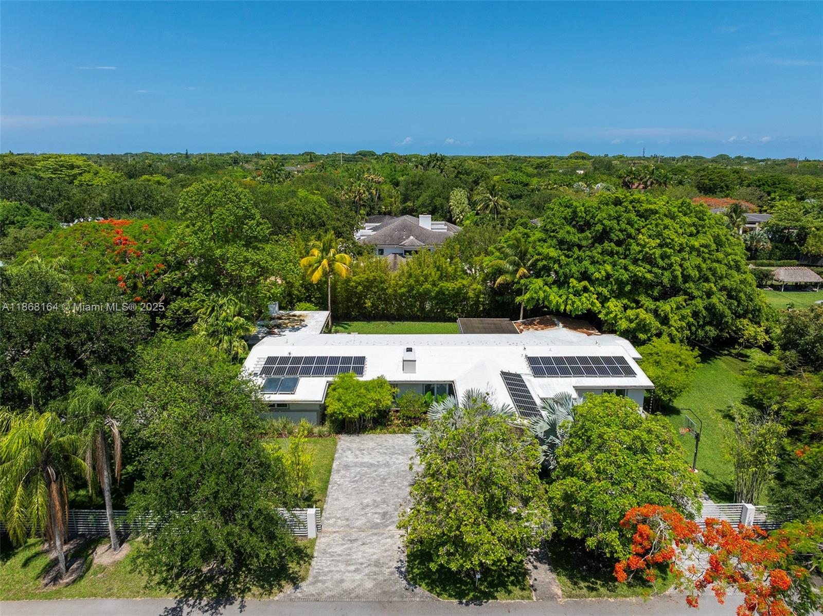 TRAVERSE MANOR - Residential