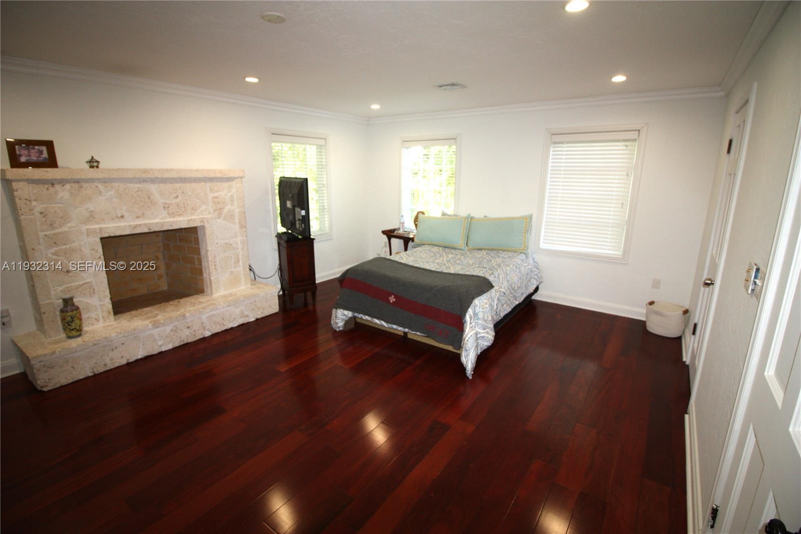 C GABLES RIVIERA SEC 12 - Residential