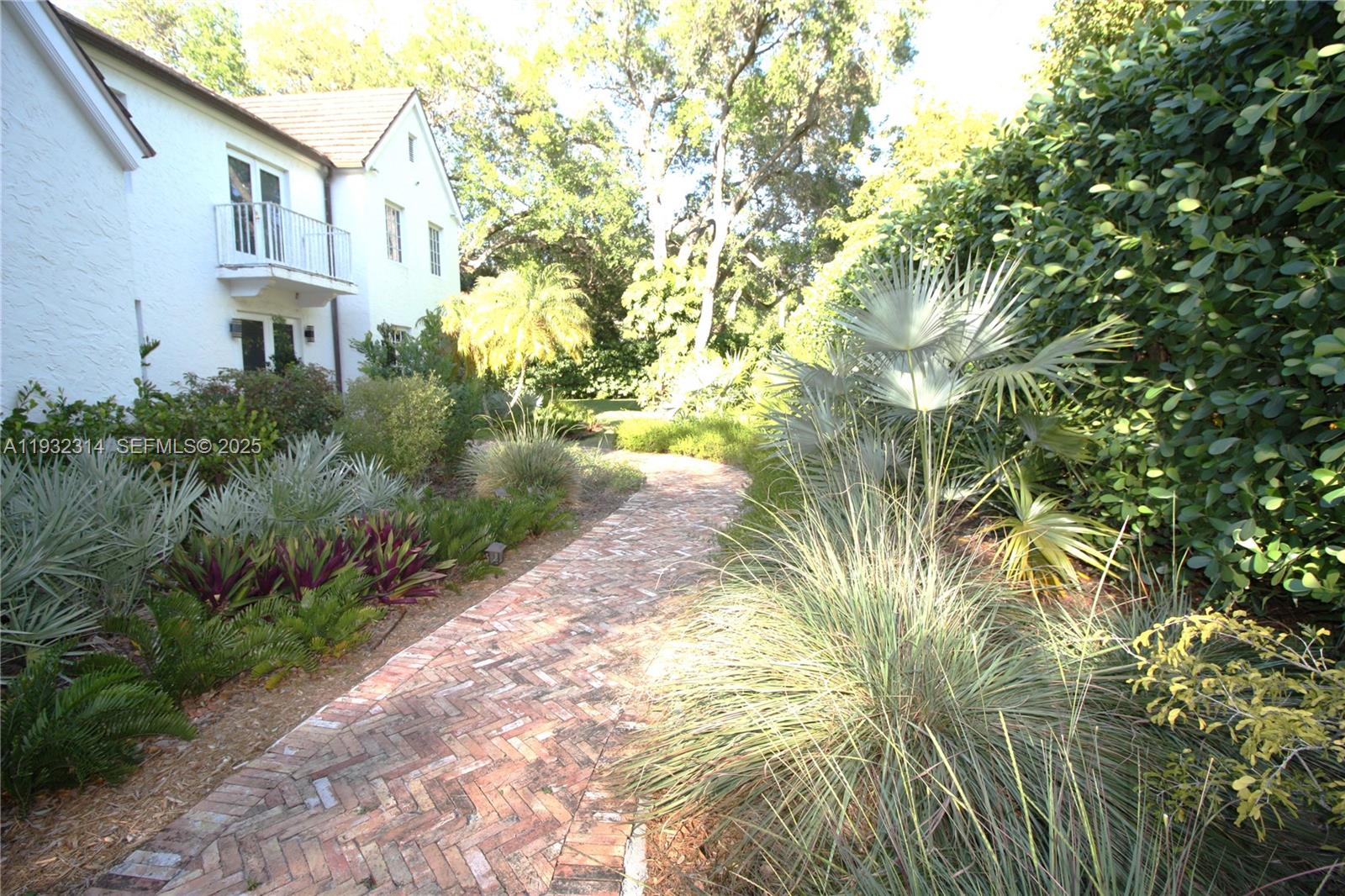 C GABLES RIVIERA SEC 12 - Residential