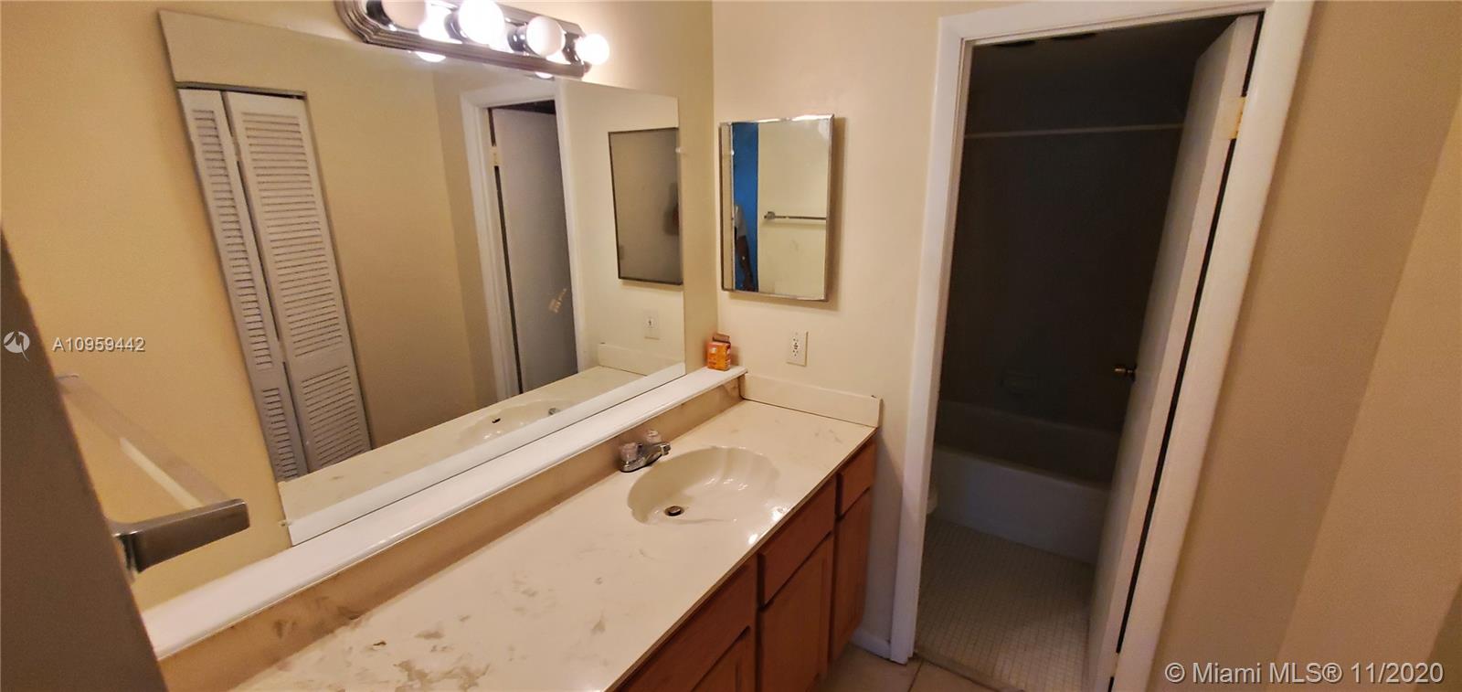 INVERRARY C C PH II - Residential Lease