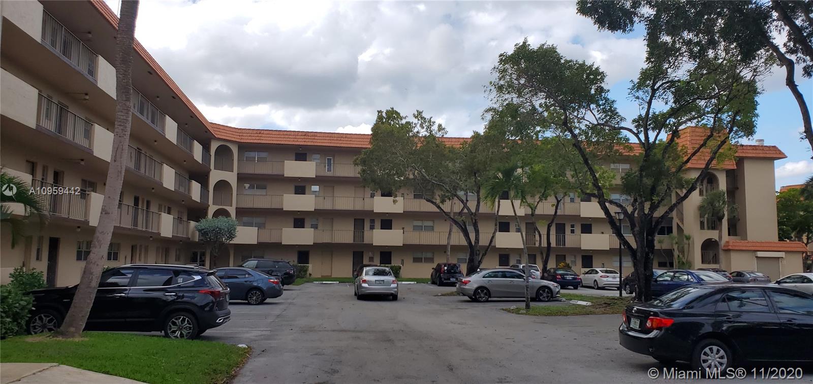 INVERRARY C C PH II - Residential Lease